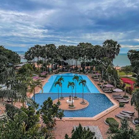 Botany Beach Resort Pattaya Na Chom Thian Exterior photo