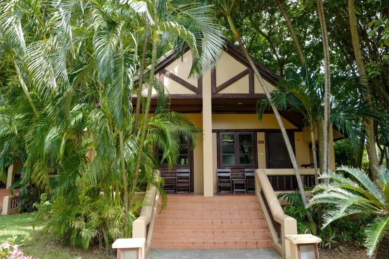 Botany Beach Resort Pattaya Na Chom Thian Exterior photo