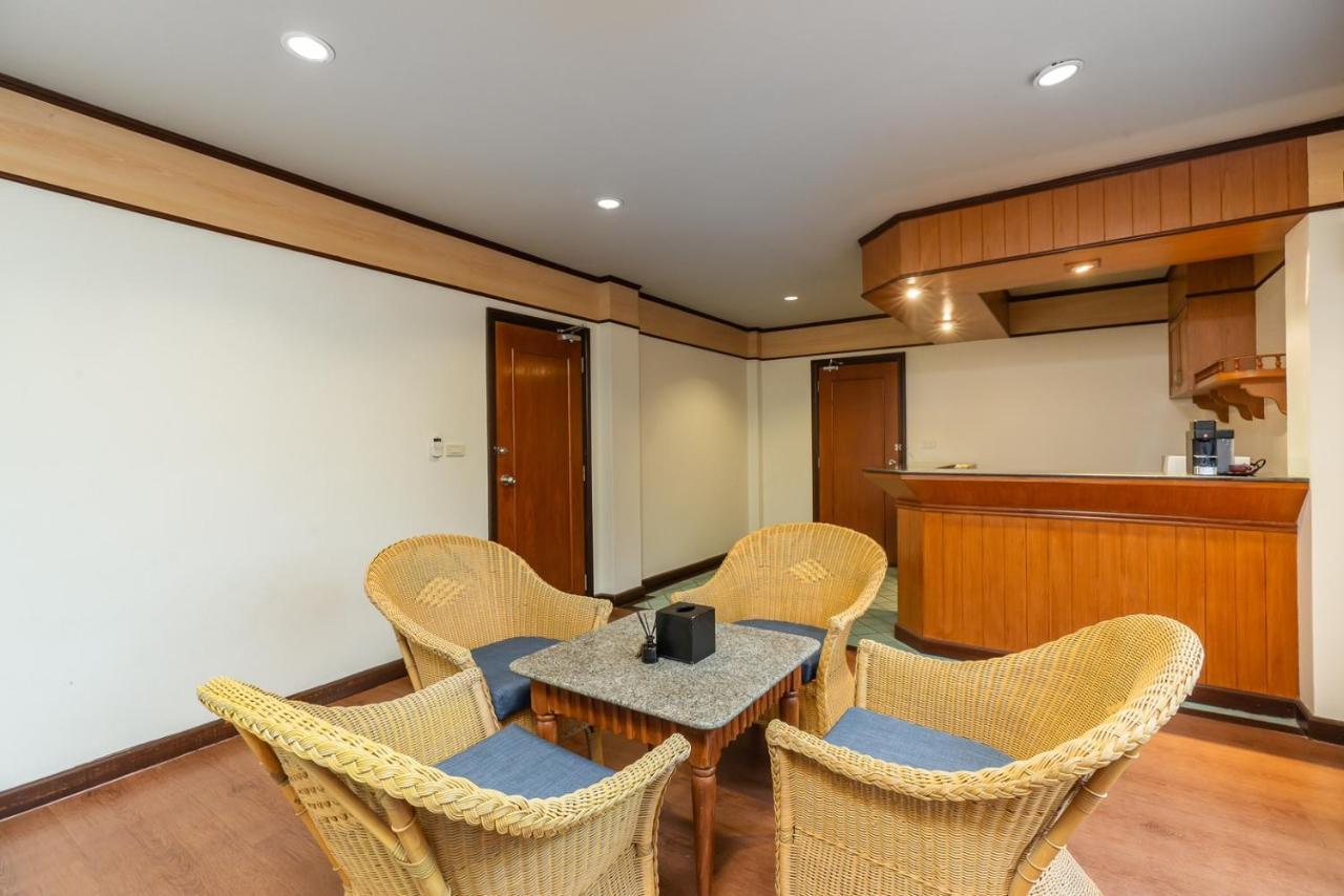 Botany Beach Resort Pattaya Na Chom Thian Exterior photo