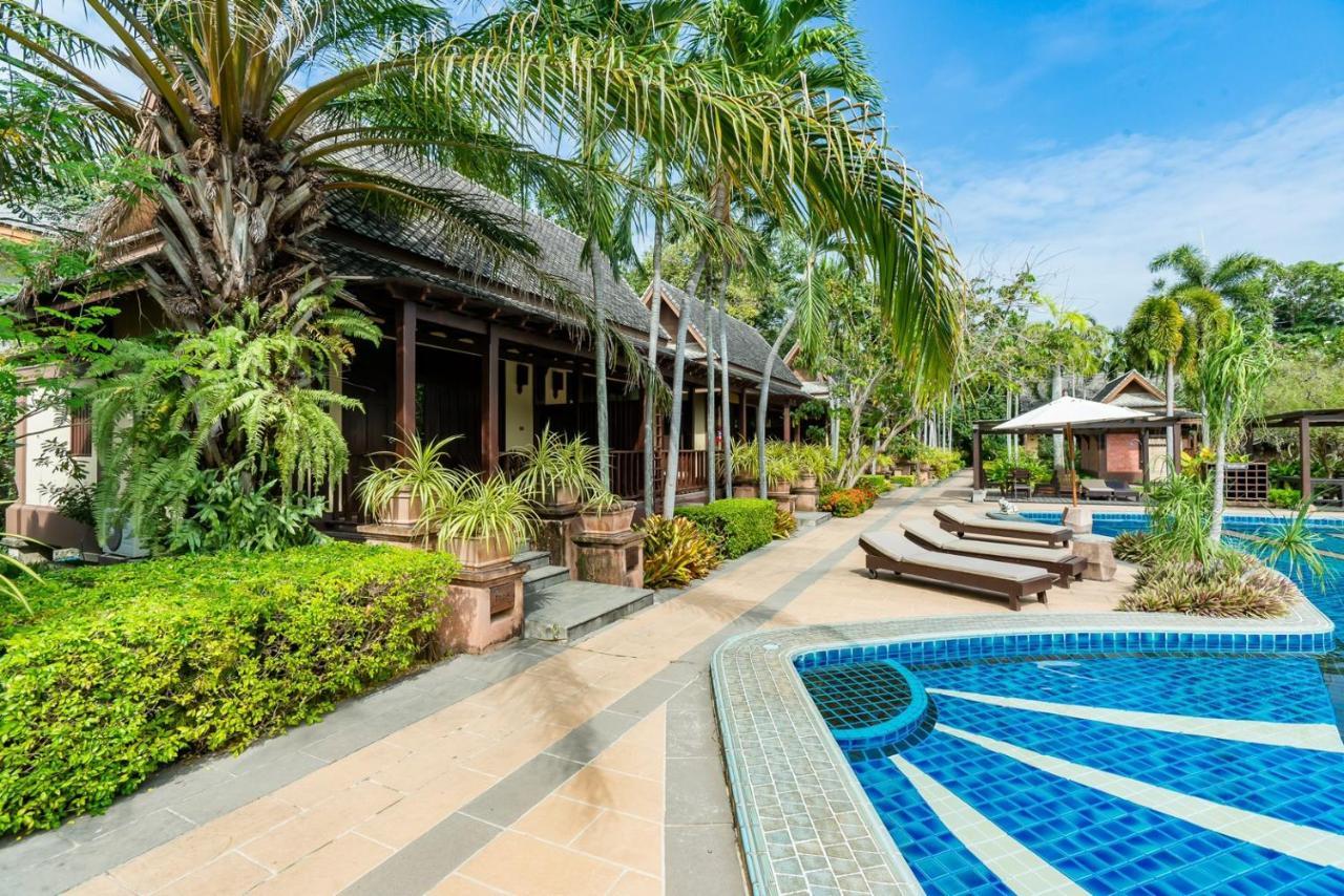 Botany Beach Resort Pattaya Na Chom Thian Exterior photo