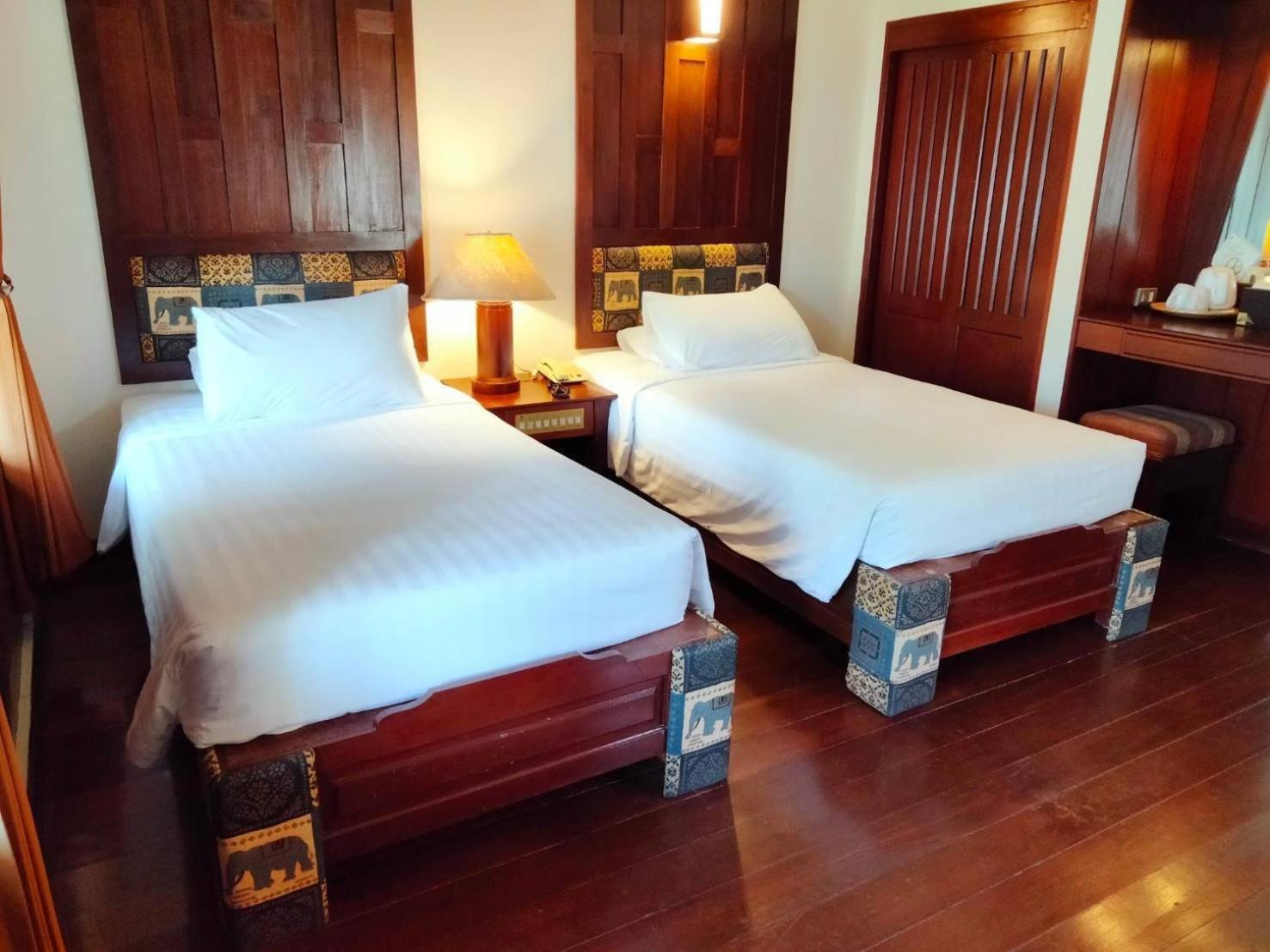 Botany Beach Resort Pattaya Na Chom Thian Exterior photo