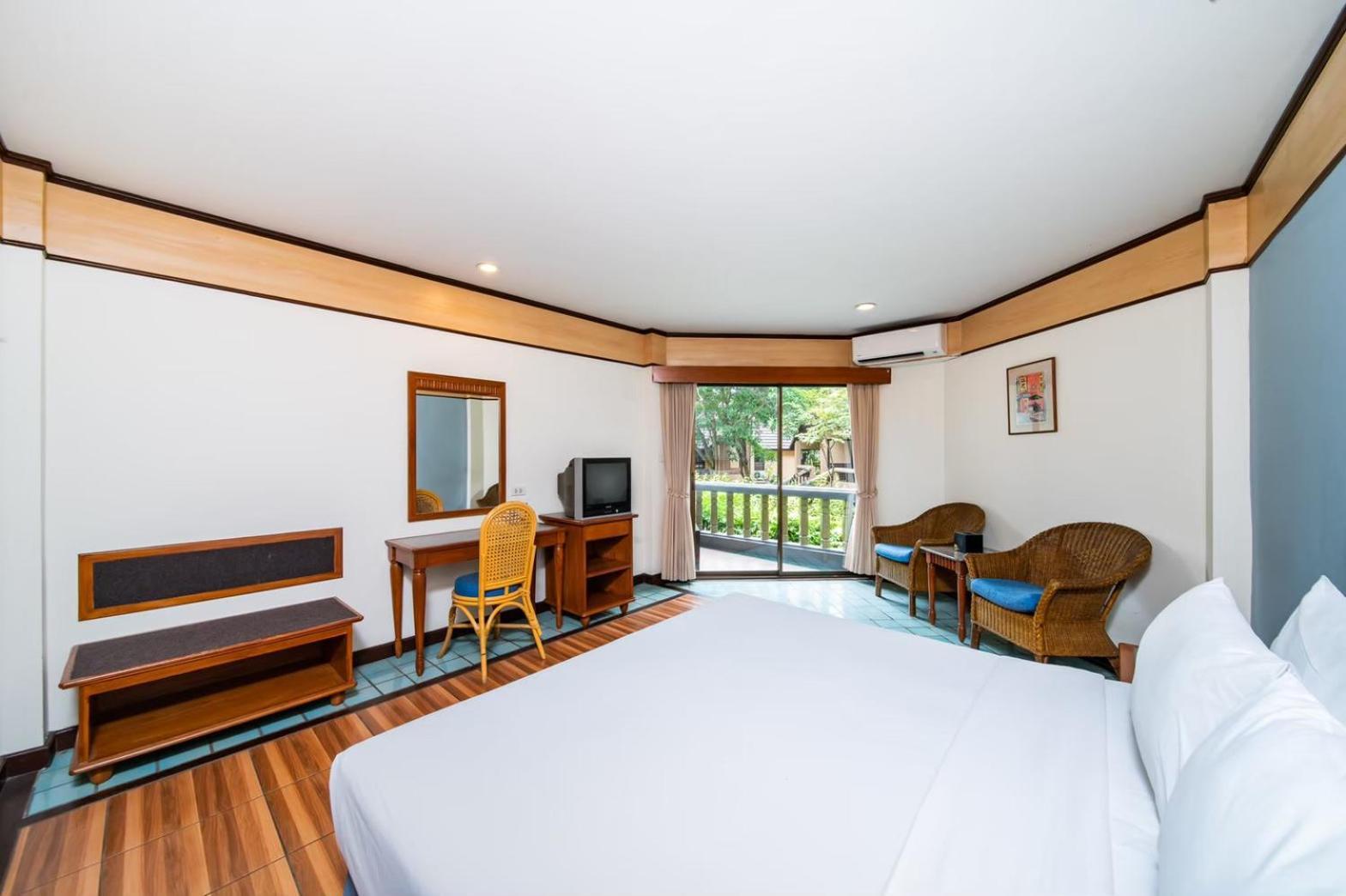 Botany Beach Resort Pattaya Na Chom Thian Room photo